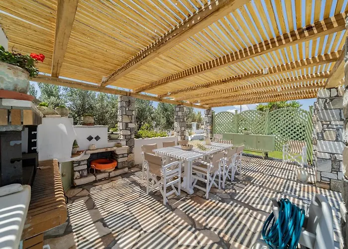 Jkg Oikia * Agia Anna (Naxos)