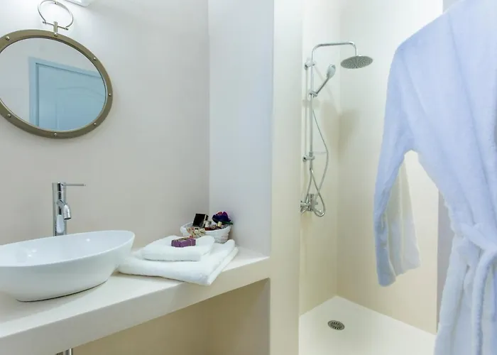 Jkg Oikia * Agia Anna (Naxos)