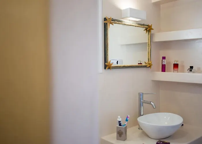 Jkg Oikia Agia Anna (Naxos)