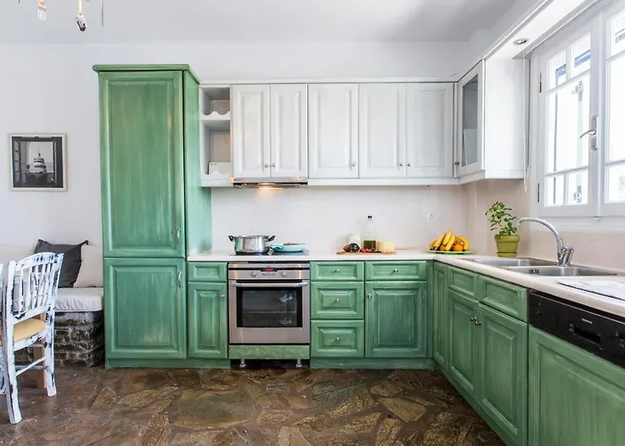 Jkg Oikia * Agia Anna (Naxos)