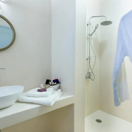 Jkg Oikia * Agia Anna (Naxos)